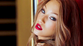 Petite MILF model shows hot ass & exposed amazing petite natural body