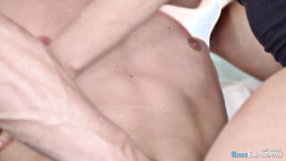 Gay bi sex dudes get tight muff to enjoy together