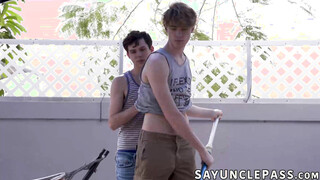 Nicholas Ryder plays with Dakota Lovell & Skylar Finchh tight asses