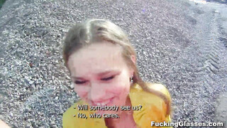 Hung Guy Tricks Hottie Into Fucking Him At A Construction Site