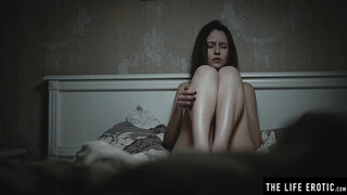 Bombshell BDSM sexy babe indulges her wild taste for bondage orgasms