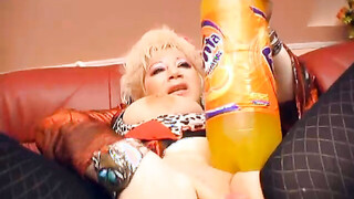 Grandma Insterts 2L Fanta In Her Cunt