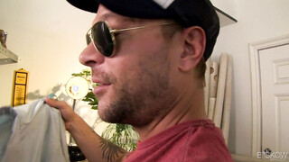 Aiden Ashley fingerfuck Keisha Grey's twat