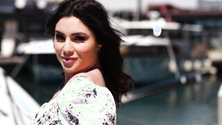 The menu announced, Laury devours her main course!