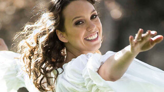 Happy & bushy Jade under the Sun