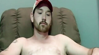 Amateur dude jacks off & has his meat sucked by mature gay