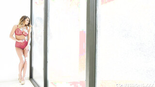 Brooklyn Chase & Isiah Maxwell are fucking on the red sofa
