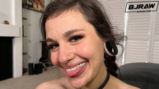 BJRAW Luna Lovely has a lovely throat