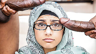 Mia Khalifa tries interracial threesome