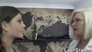 Doc Lacey Starr examines 18yo with tongue & toys