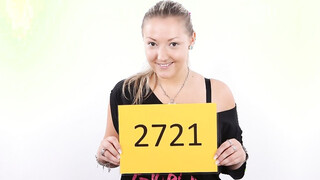 Casting Huge Natural Boobs sized 7!