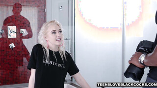 Chloe Cherry's Photoshoot Interracial DickDown