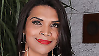 Thais Morales - Smoking