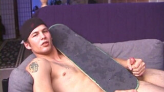 Amateur Steven Beats His Cock