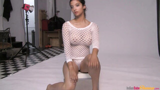 Sexy Indian Babe In Erotic Photoshoot