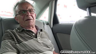 Teen ravaged by older guy who picked her up with his car