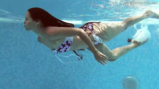 Andreina De Luxe - underwater Latin