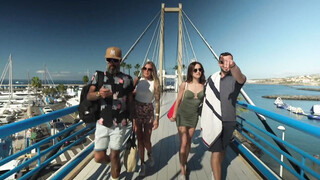 Marie & Jade are also tempted by the adventure!