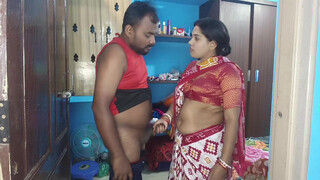 Sexy Indian MILF Bedroom Gets Screwed & Beaver Filled With Cum