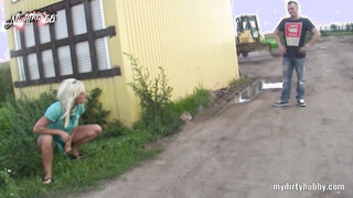 German amateur MILF fucking at construction area