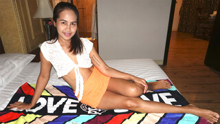 Thai MILF wifey gives her white hubby a foot massage & sex