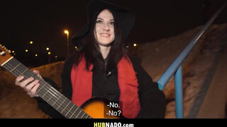 Picking up street artist Melany Mendes