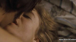 Julia Jentsch has such a hot body