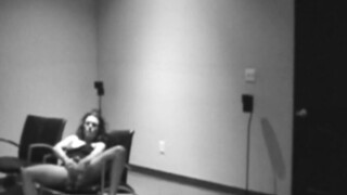 Sexy Babe waiting & Fingering Muff