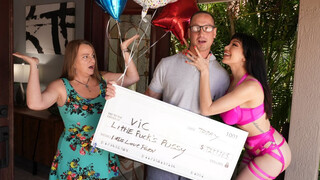 Lucky Dad Wins Little Puck’s Twat