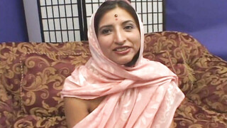 Sexy Hijab blowjob dual prick Fucking threesome