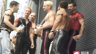 Hardcore fisting & kissing with handsome homosexual