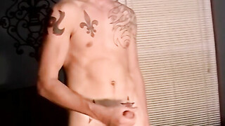 Ebony amateur sucking on juicy dick & sweet balls