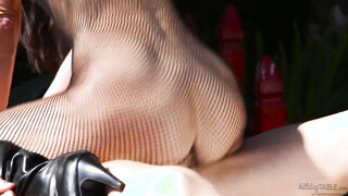 MILF India Summer creampied on the milking table