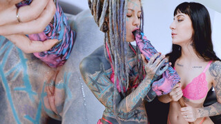 Alternative Teen Gets Anal Fucked & Has Orgasm On Big Toys