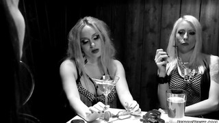 Lesbo Girls Double penetration fucking bound dyke