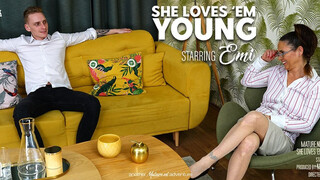 Mature Emi loves herself the meat from a horny toyboy