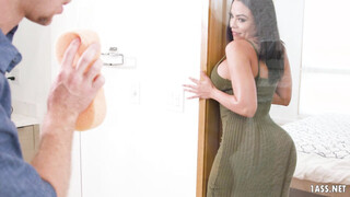 Perfectly hot MILF wants a prick in her booty