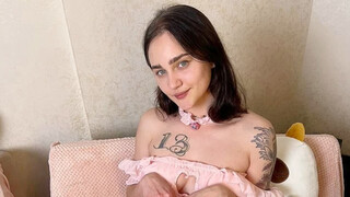 YANKS - Horny hottie deep throats & fucks her beaver with dildo