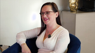 Mia, 33, wants the whole thing!