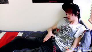 LollipopTwinks: Cute Brit Damien Warms Up With A Steamy Solo Performance