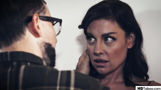 Creepy Repairman Fucks Divorced Mature Sovereign Syre