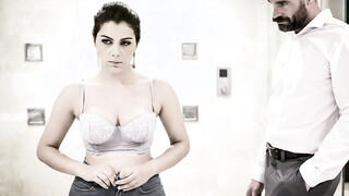 Italian maid gets banged by a conceited client