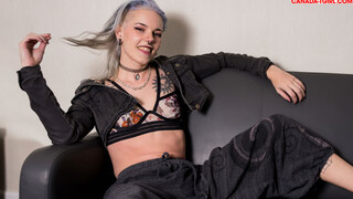 CANADA-TGIRL - Moxy Shows Her Naughty Moves For You