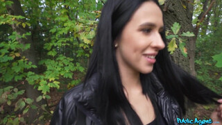 Tourist Alyssa Bounty picked up for some assfucking