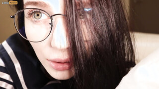 My friend suddenly ravaged me while I was on Twitter! - LittleReislin