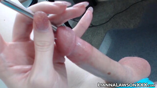 Blonde trans Lianna Lawson cums after urethra insertion