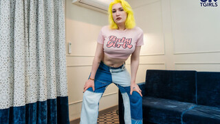 UK TGIRLS - Icy Diamond Nice Performance With Her Dildo