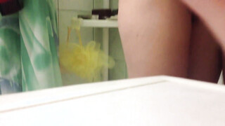 Hot Housewife Makes Her Man Happy With Her Fantastic BJ