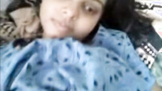 Indian Teen Reveals Her Tits