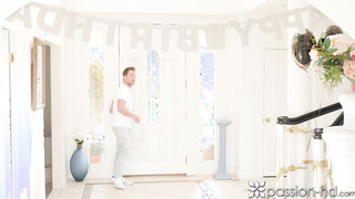 Long-Haired Brunette Blows 4 Facial